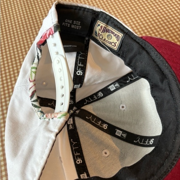 New Era Cleveland Cavs Tropical Flamingo Snapback hat - Picture 3 of 15